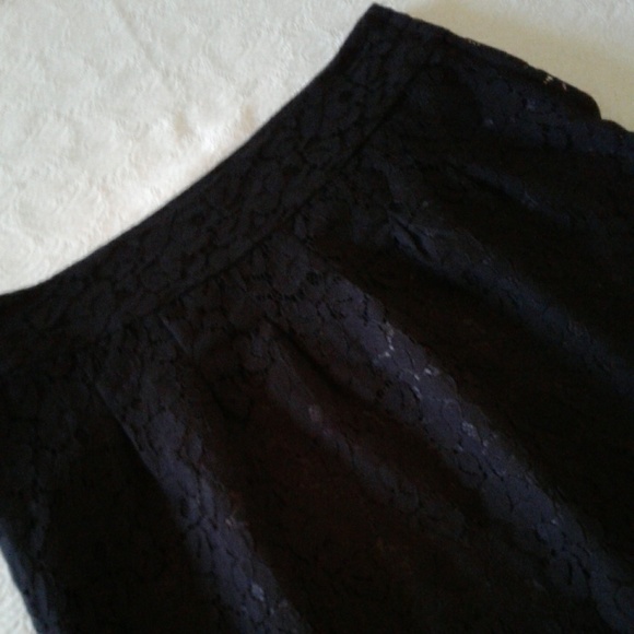 🌺 Black Lace H&M Fully Lined Lace Skirt - Picture 3 of 11